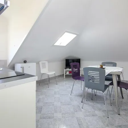 Mango Apartment